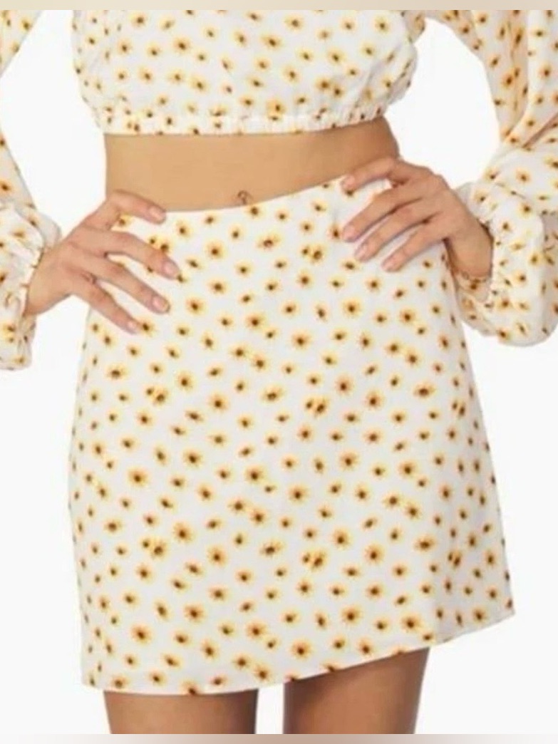Revolve Weworewhat Mini Slip Skirt Ivory With Yellow Daisy Print Size S Lined